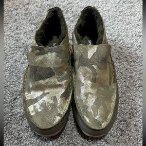 Sperry Metallic Camo Size 8.5 Outdoor Moc Sneaker Faux Fur Lined - worn once